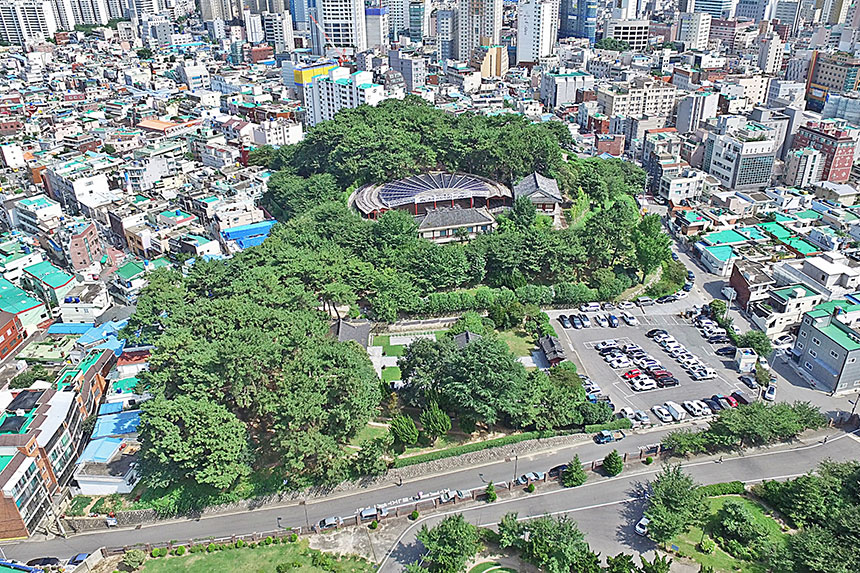 Suyeong Sajeok Park