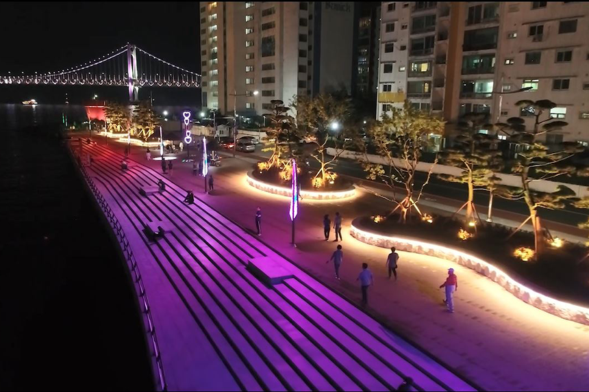 Gwangalli Beach (Namcheon Waterside Park)