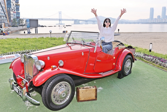 청보리밭  `클래 식 카 포토존 에서  인생샷 남기세요 첨부파일 이미지