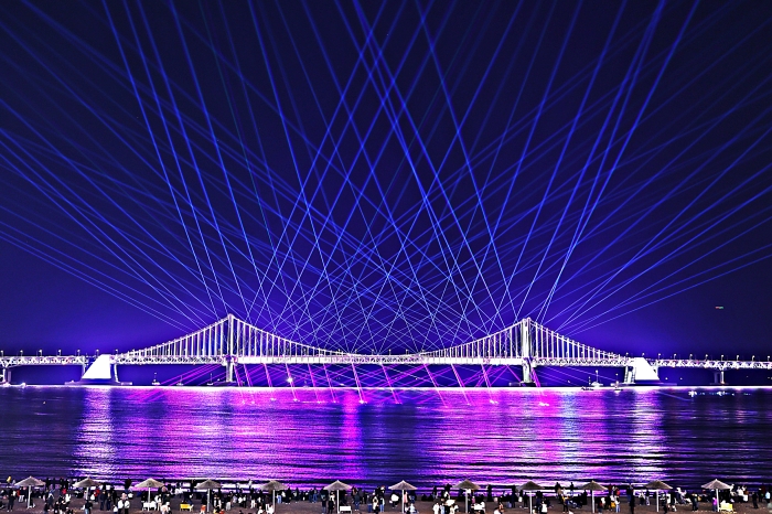 빛으로 물든 광안리 첨부파일 이미지