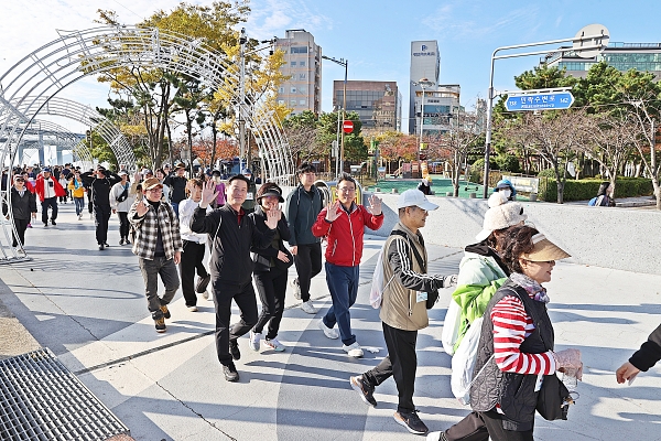 수영구민 가족사랑 걷기대회 성황 첨부파일 이미지