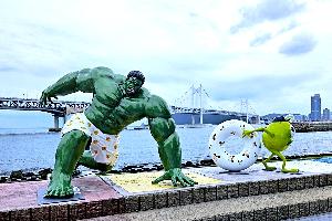 민락수변공원에서 헐크와 마이크 만나볼까?