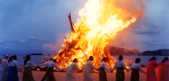 Jeongwol Daeboreum Suyeong Traditional Daljip Nori 2