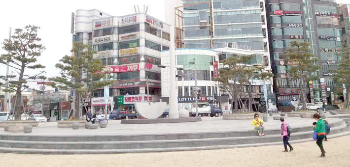 만남의 광장 거리공연장